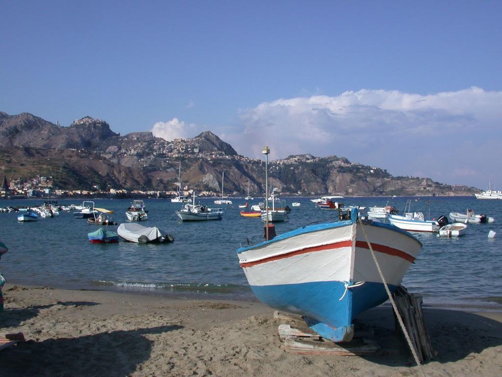 Casa Maccers Appartement Giardini-Naxos Buitenkant foto